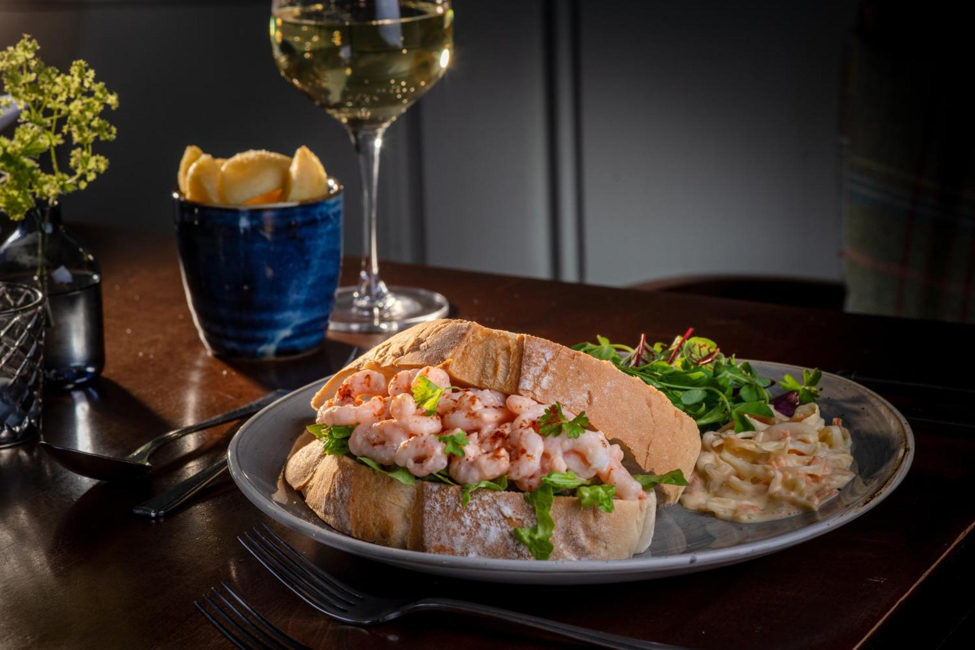 Hotel The Millstone, Mellor Blackburn  Exterior foto A prawn and potato dish