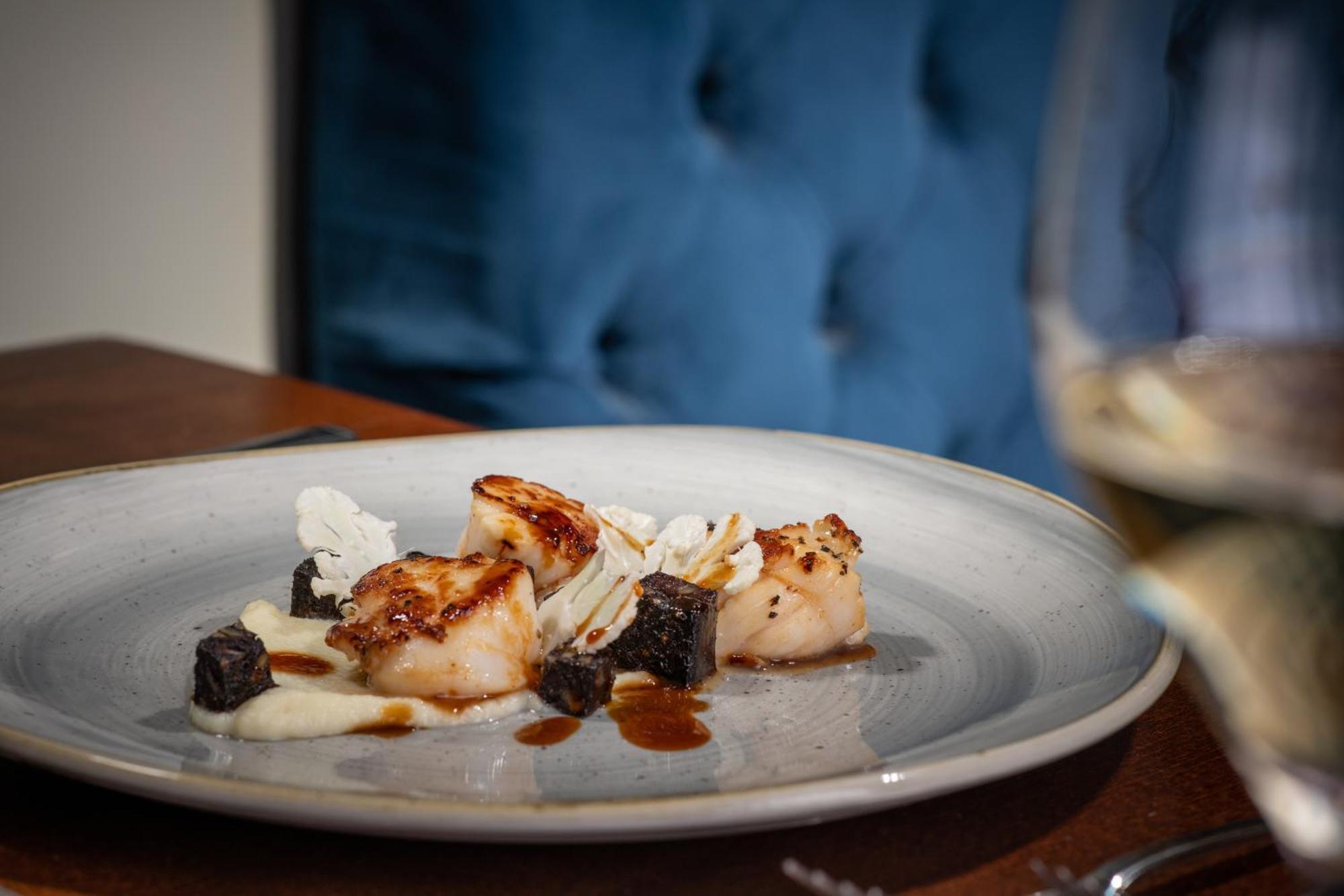 Hotel The Millstone, Mellor Blackburn  Exterior foto Scallops with black garlic