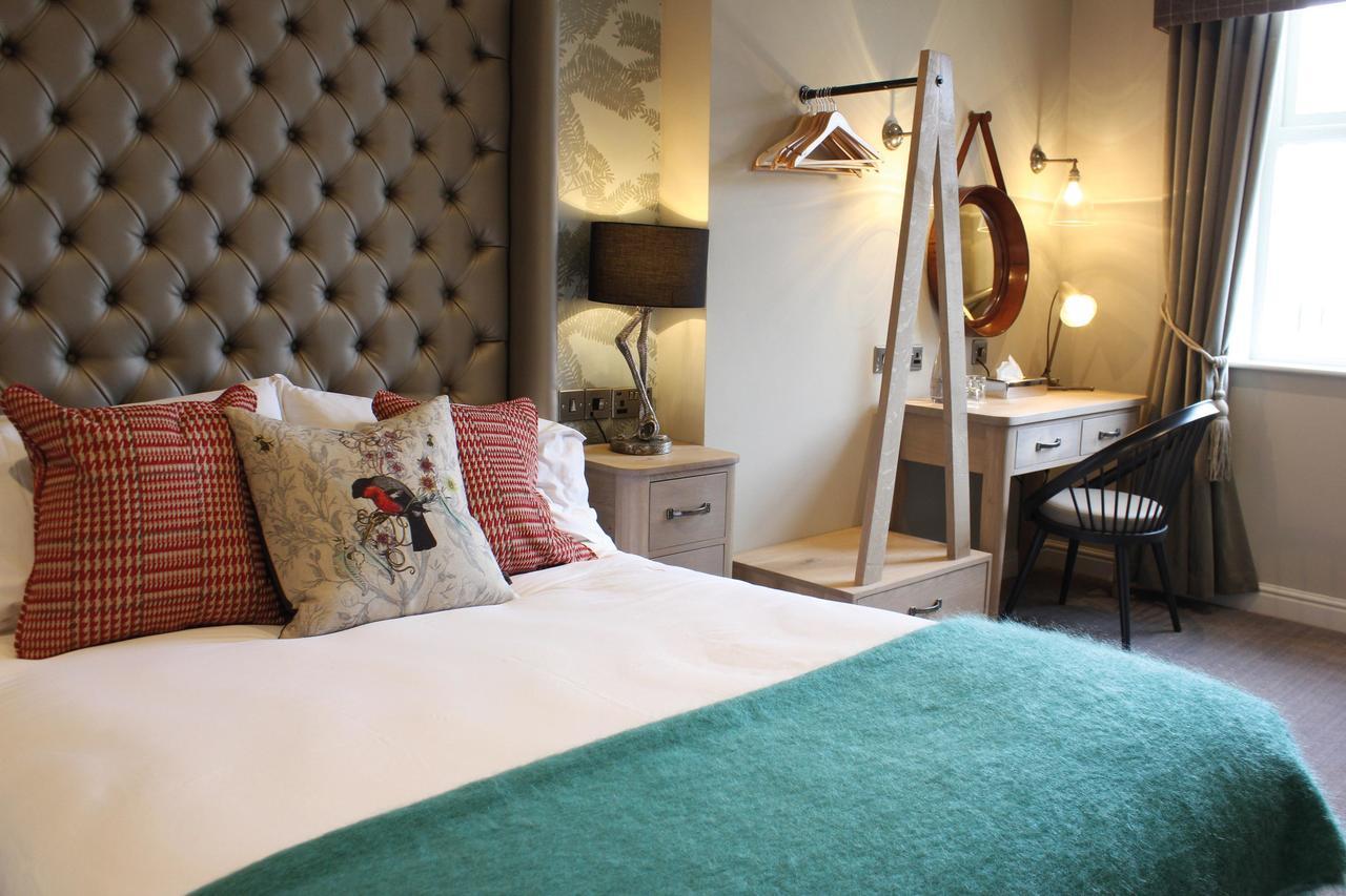Hotel The Millstone, Mellor Blackburn  Exterior foto A bedroom at The Old Bank Hotel